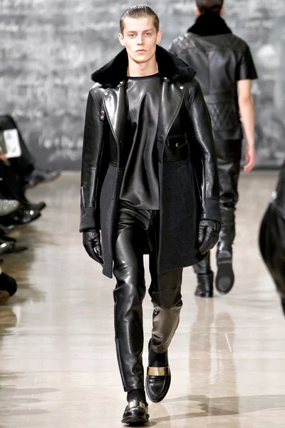 Look 28